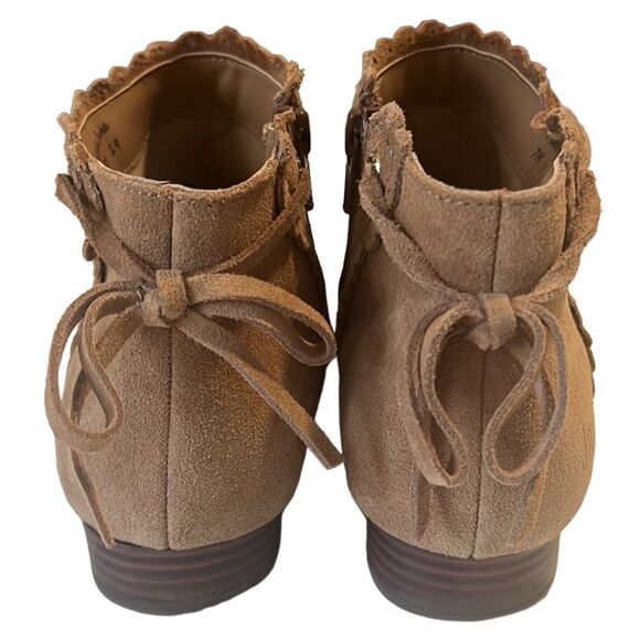 Jack Rogers Charlotte Tan Suede Side Zip Scallop Detail Ankle Booties Size 7 - Picture 4 of 12
